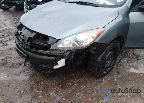 2013 Mazda Mazda3 I Sport z USA, uszkodzony, nr VIN JM1BL1U88D1703111